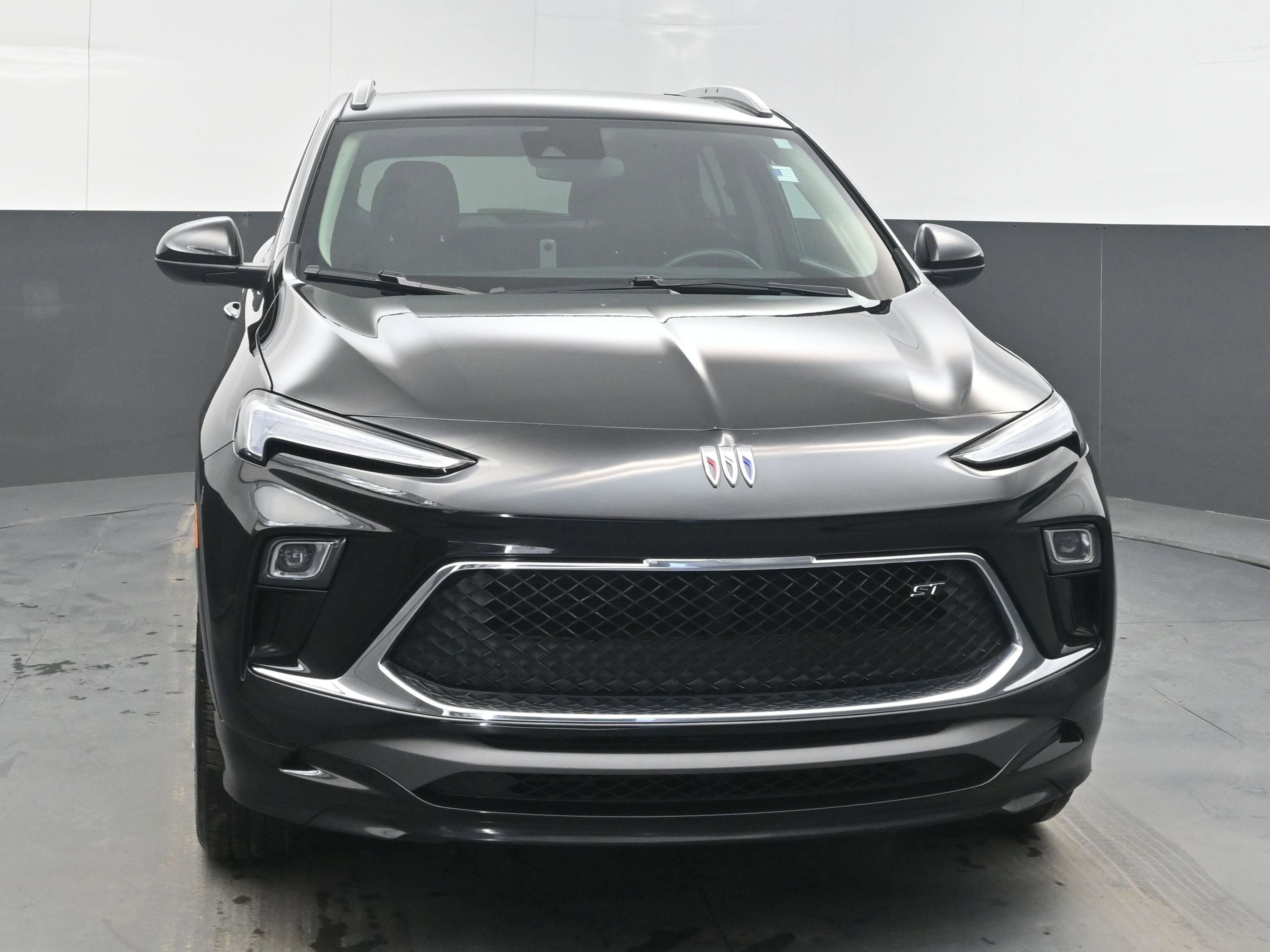 Used 2024 Buick Encore GX Sport Touring image 3