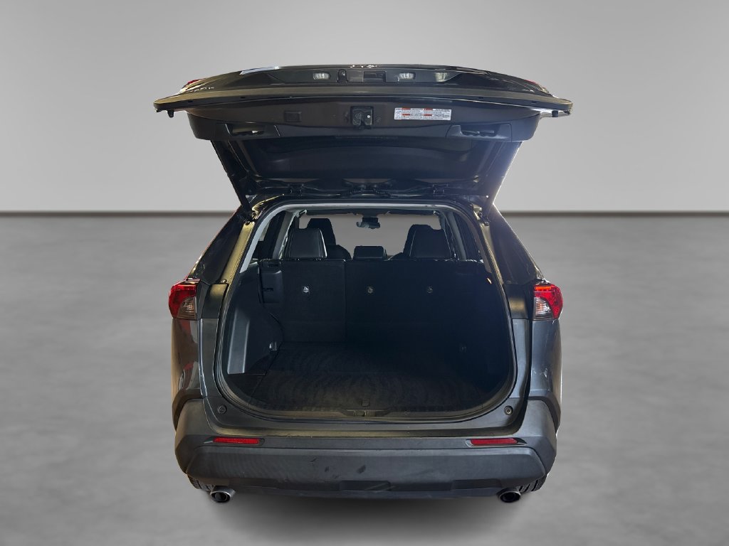 Used 2019 Toyota RAV4 XLE Premium FWD image 13