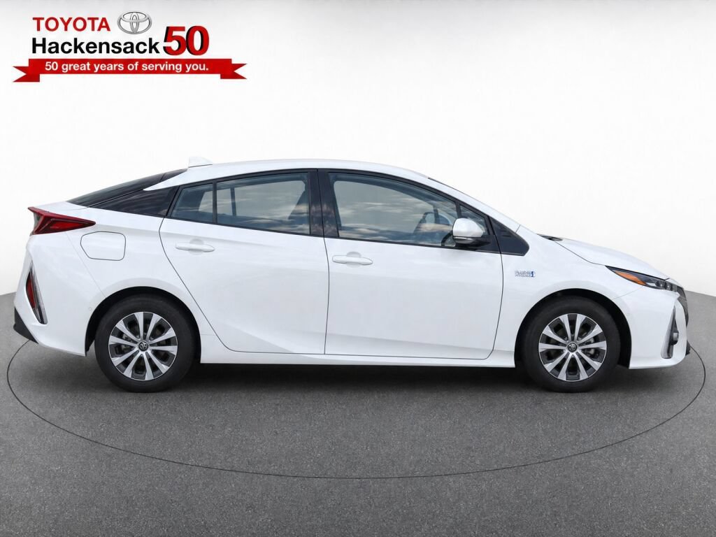 Used 2022 Toyota Prius Prime Limited FWD image 8