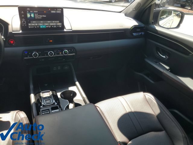 Used 2025 Honda Pilot Black Edition image 19