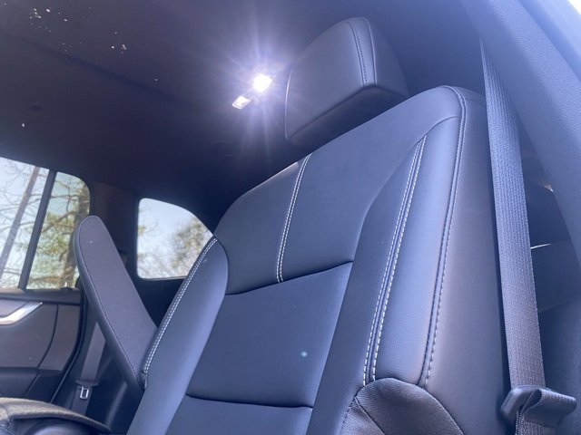 Used 2025 GMC Acadia Elevation w/ Elevation Premium Package image 12