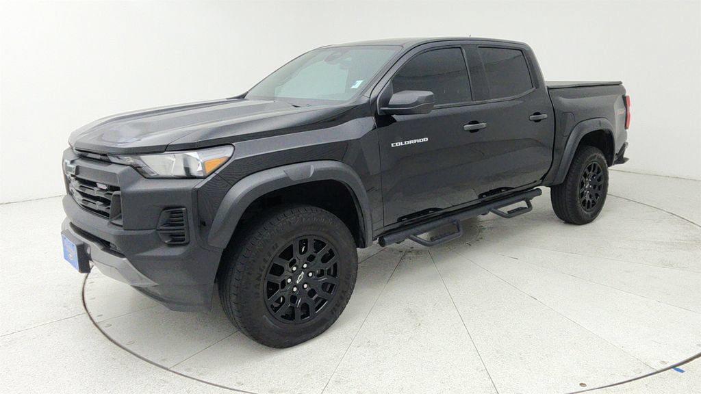 Used 2024 Chevrolet Colorado Trail Boss AWD/4WD image 3