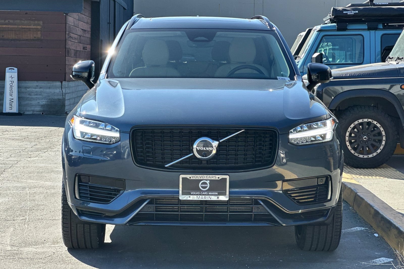 Certified 2023 Volvo XC90 T8 Plus AWD/4WD image 11