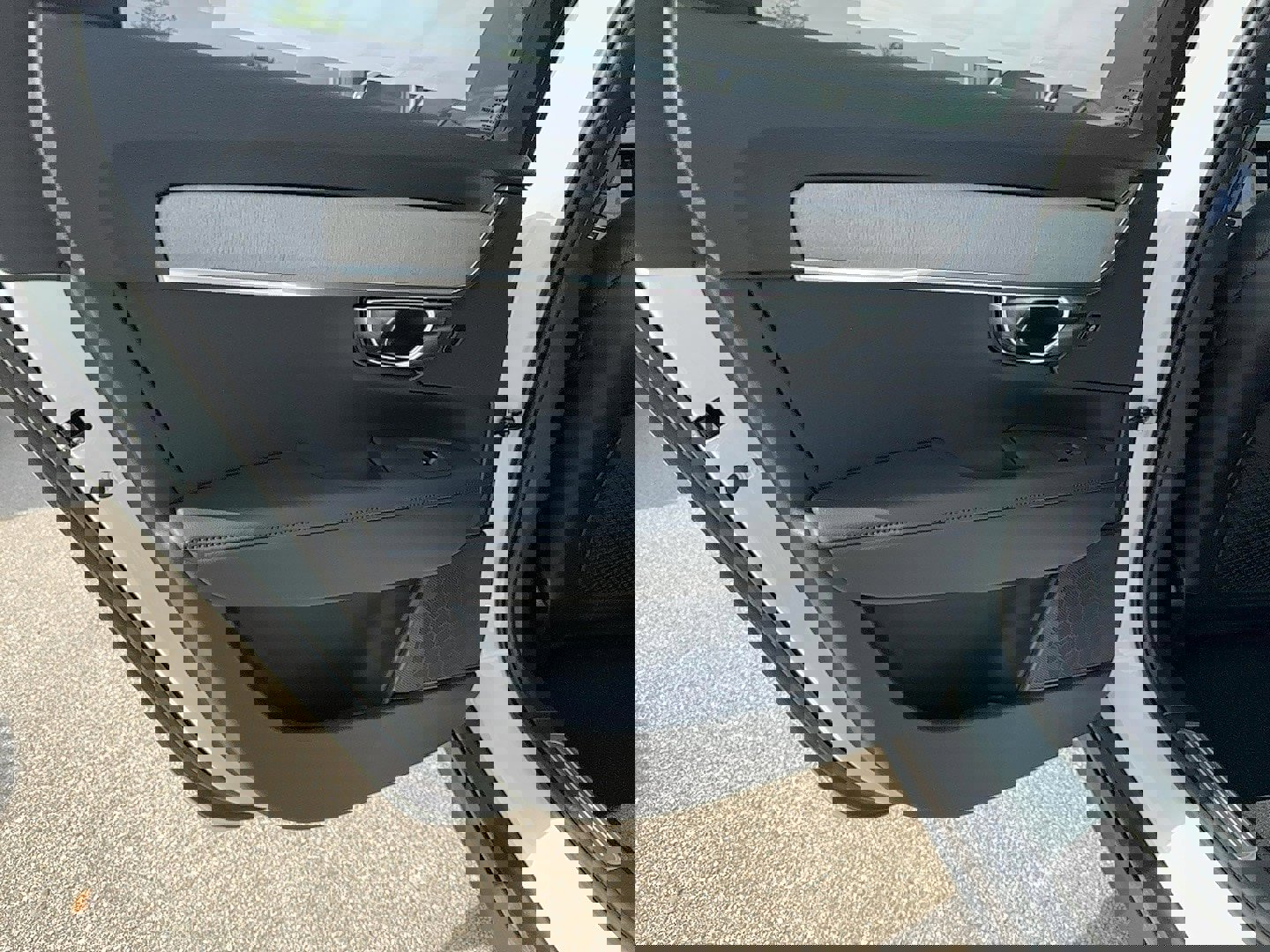 New 2025 Volvo V90 B6 Cross Country Plus w/ Protection Package Premier image 16