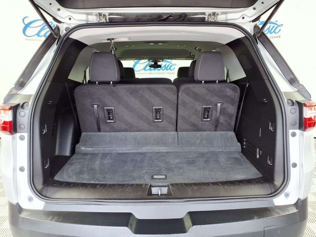 Used 2020 Chevrolet Traverse LS FWD image 10