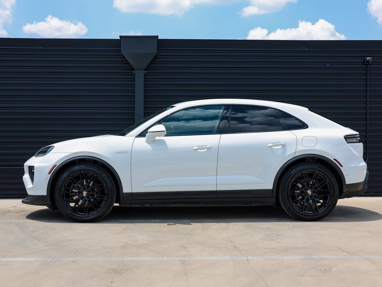 New 2025 Porsche Macan Electric image 2