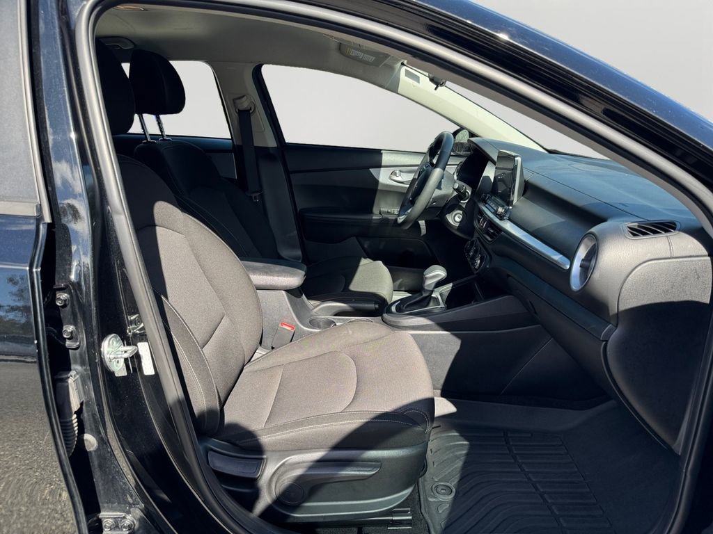 Used 2024 Kia Forte LXS image 12