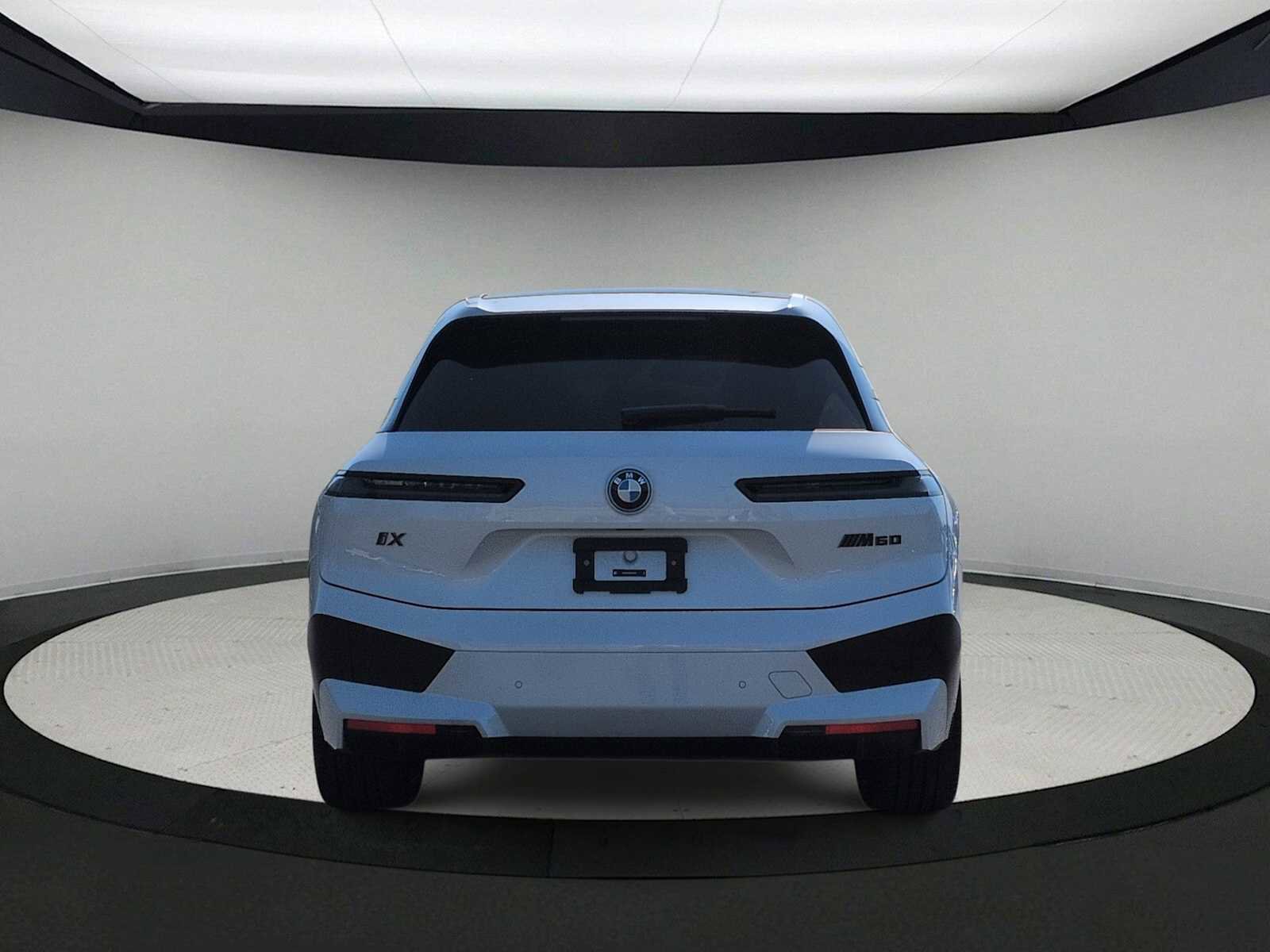 Used 2025 BMW iX M60 image 7