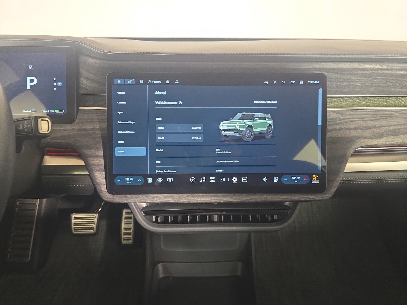 Used 2022 Rivian R1S Launch Edition image 29