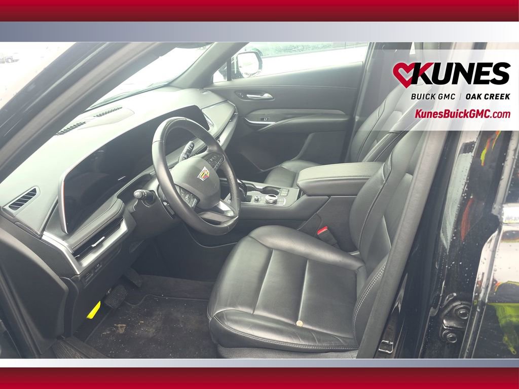 Used 2025 Cadillac XT4 Premium Luxury image 14