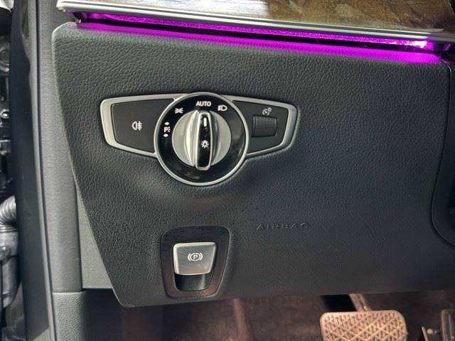 Used 2017 Mercedes-Benz E 400 4MATIC Wagon image 39