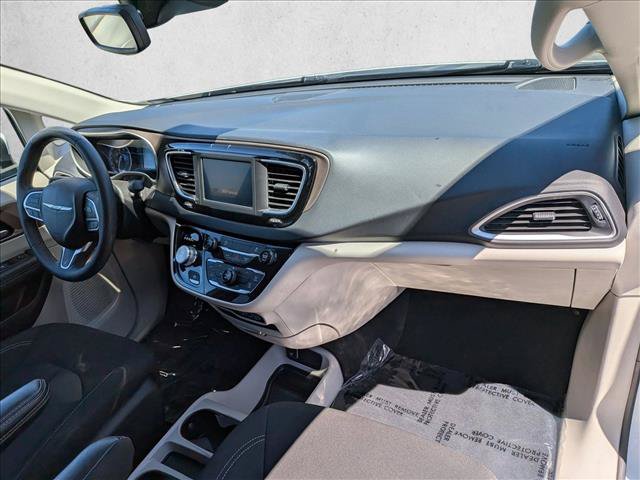 Used 2023 Chrysler Voyager LX FWD image 21
