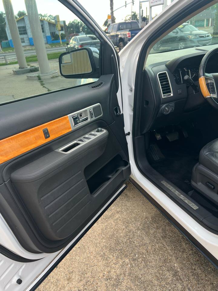 Used 2010 Lincoln MKX 2WD image 13