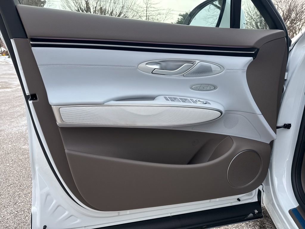 New 2026 Genesis GV70 2.5T Advanced AWD/4WD image 13