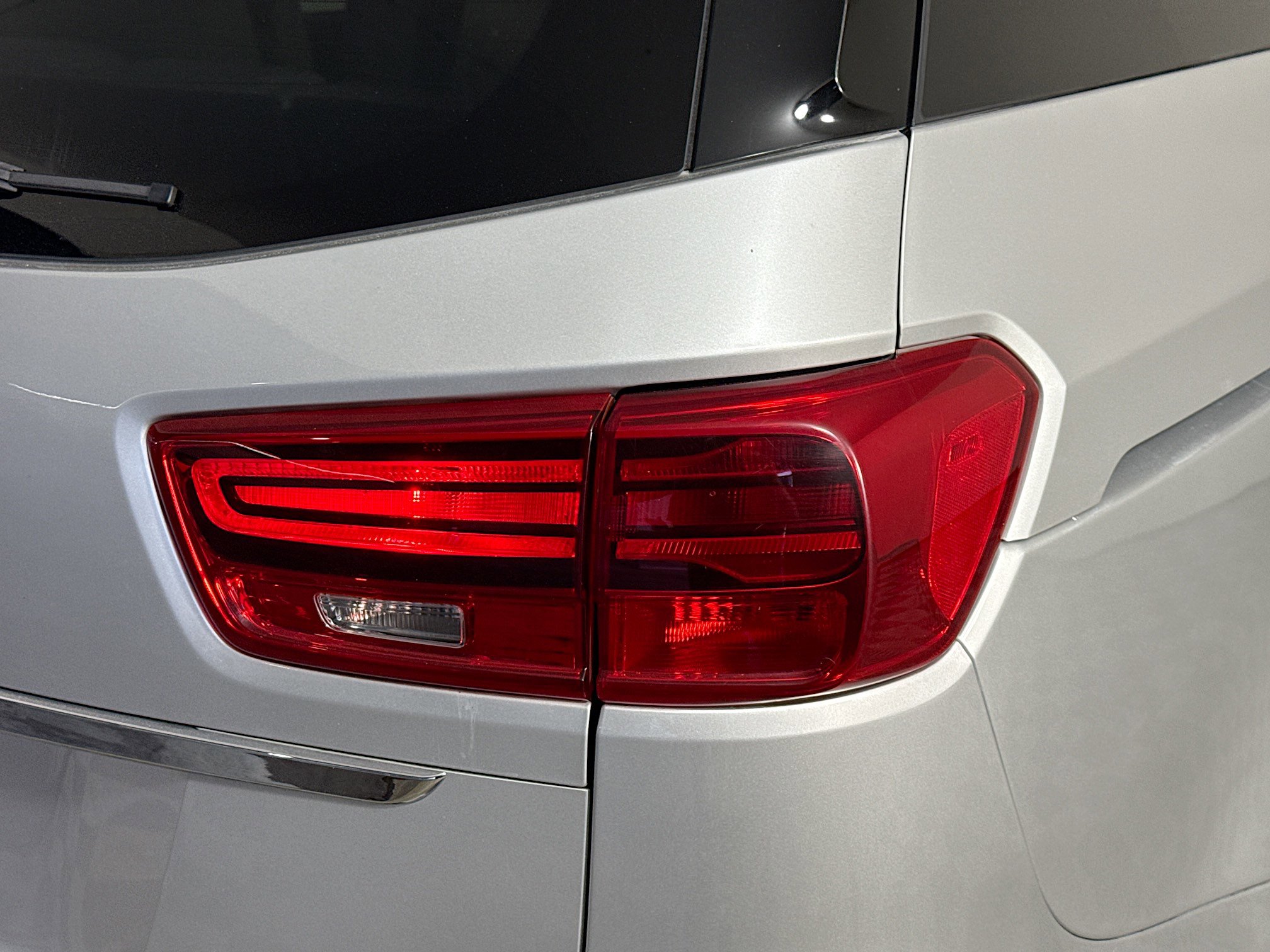 Used 2019 Kia Sedona LX image 31