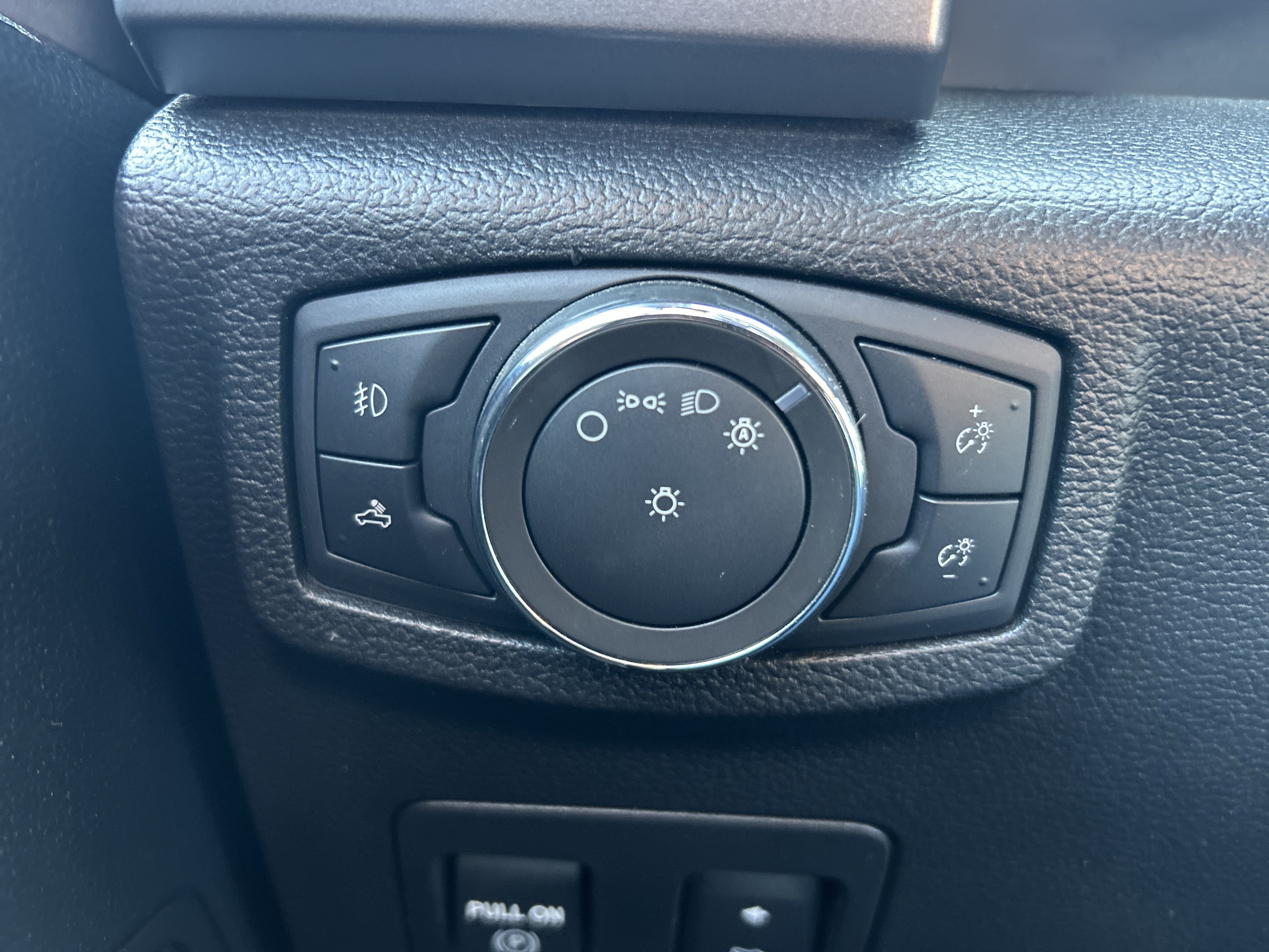 Used 2020 Ford F150 XLT w/ Equipment Group 302A Luxury AWD/4WD image 33
