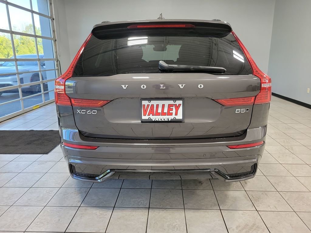 Used 2025 Volvo XC60 B5 Plus image 39
