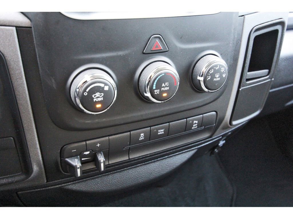 Used 2018 RAM 2500 Tradesman w/ Chrome Appearance Group image 25