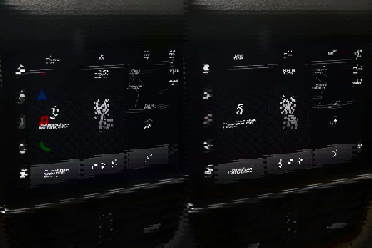 Used 2022 Porsche Cayenne Platinum Edition w/ Premium Package Plus image 50