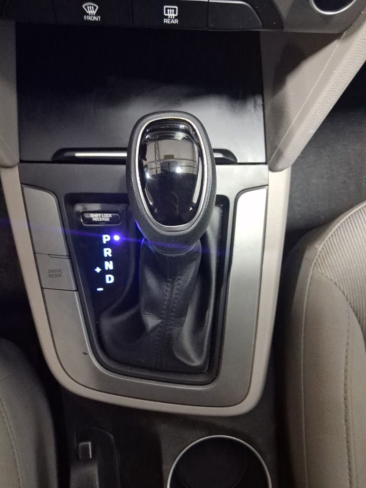 Used 2017 Hyundai Elantra SE image 26