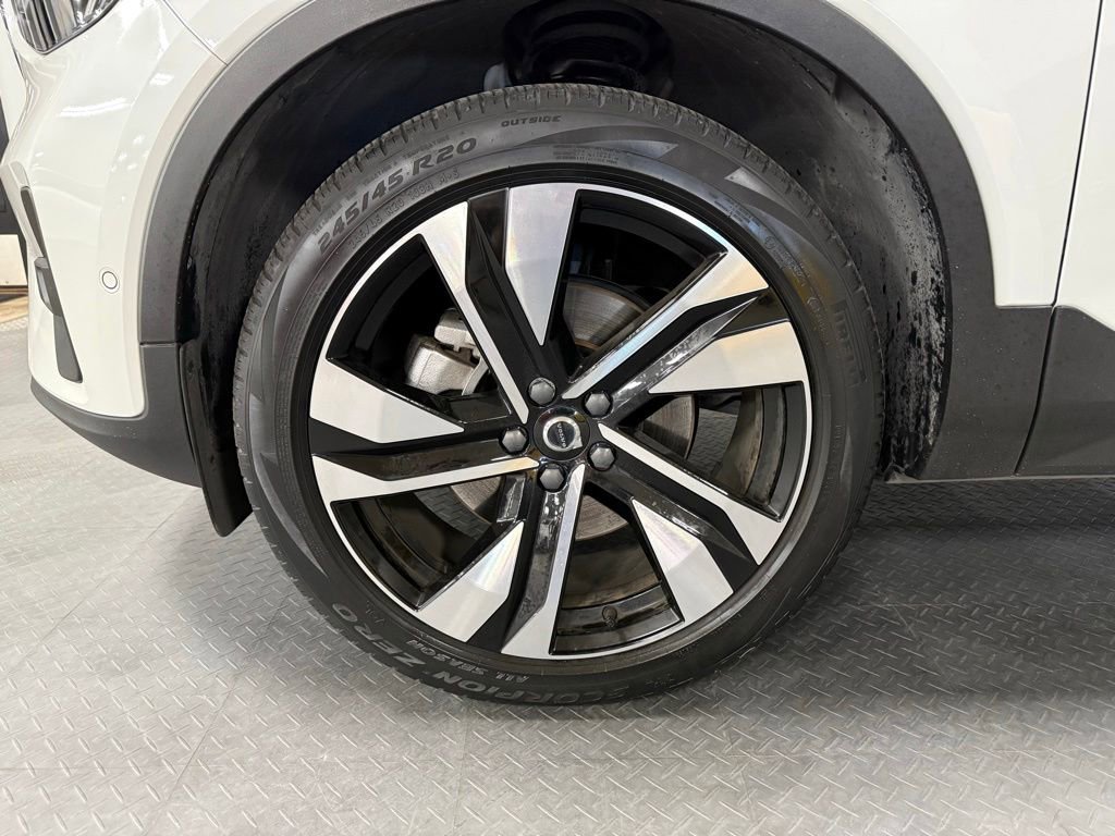 Used 2023 Volvo XC40 B5 Plus w/ Climate Package AWD/4WD image 7