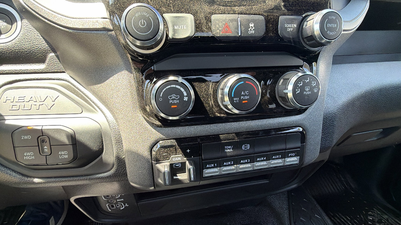 New 2026 RAM 4500 Tradesman w/ Chrome Appearance Group AWD/4WD image 25