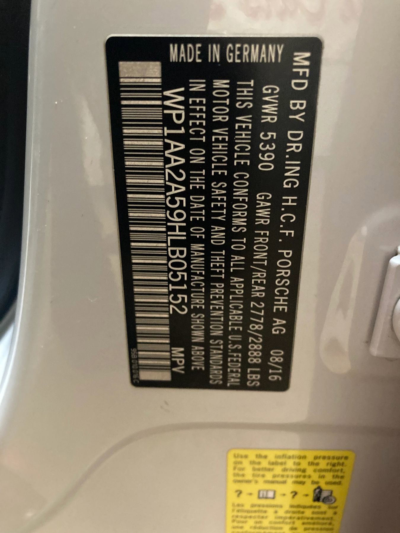 Used 2017 Porsche Macan AWD/4WD image 38