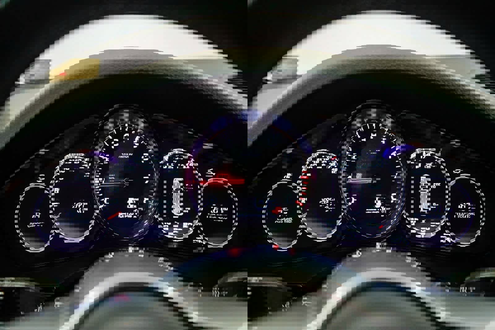 Used 2023 Porsche Cayenne S Platinum image 26