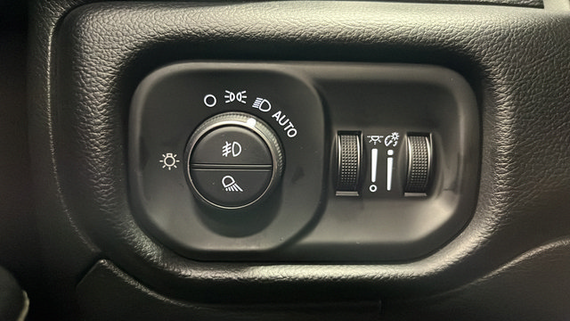Used 2022 RAM 1500 Laramie AWD/4WD image 29