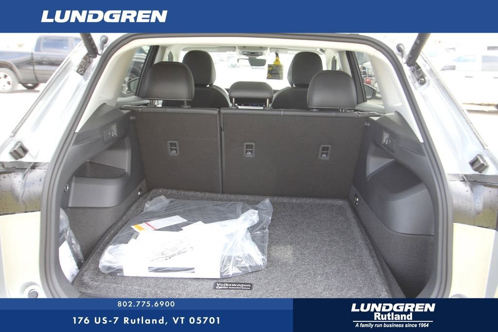 New 2026 Volkswagen Tiguan SE AWD/4WD image 8