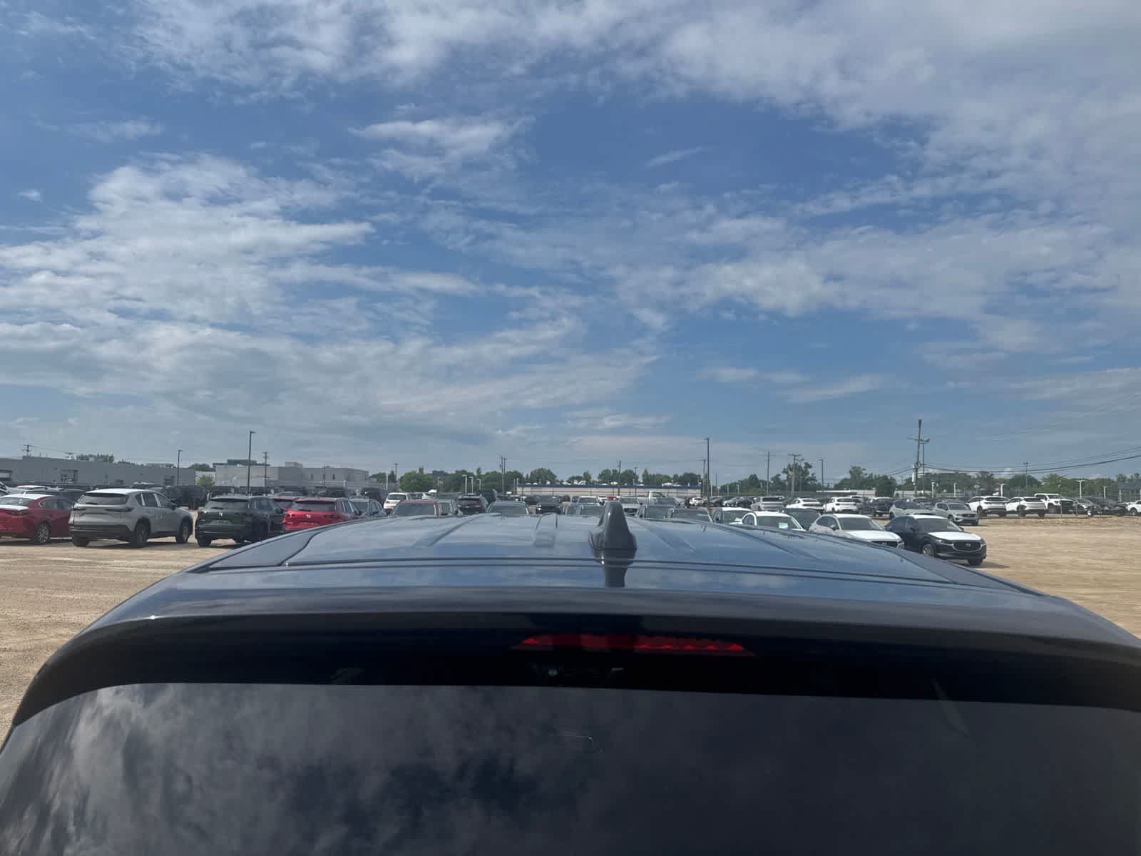 Used 2024 Chrysler Pacifica Touring-L AWD/4WD image 7