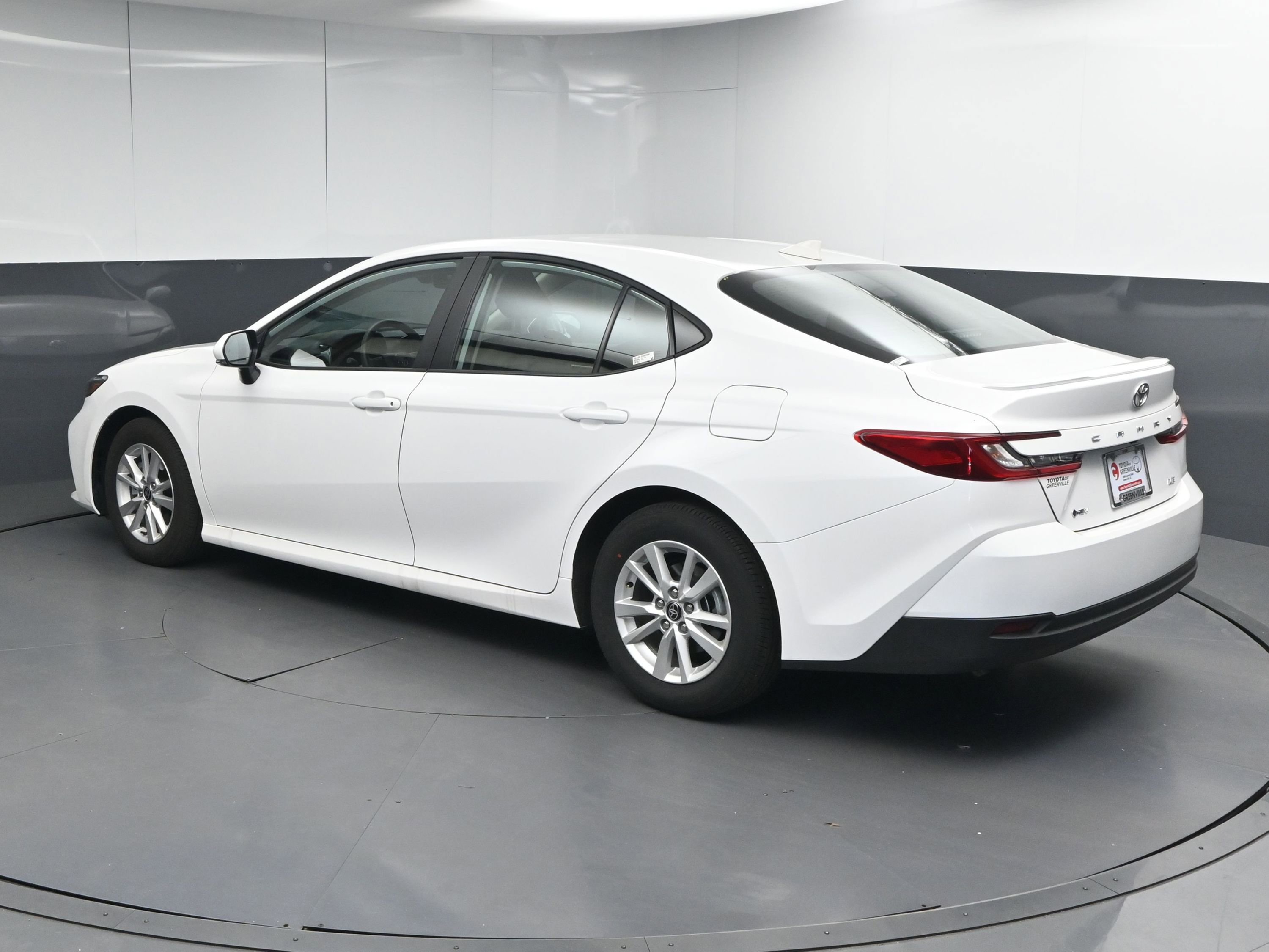 Used 2025 Toyota Camry LE w/ Convenience Package image 6