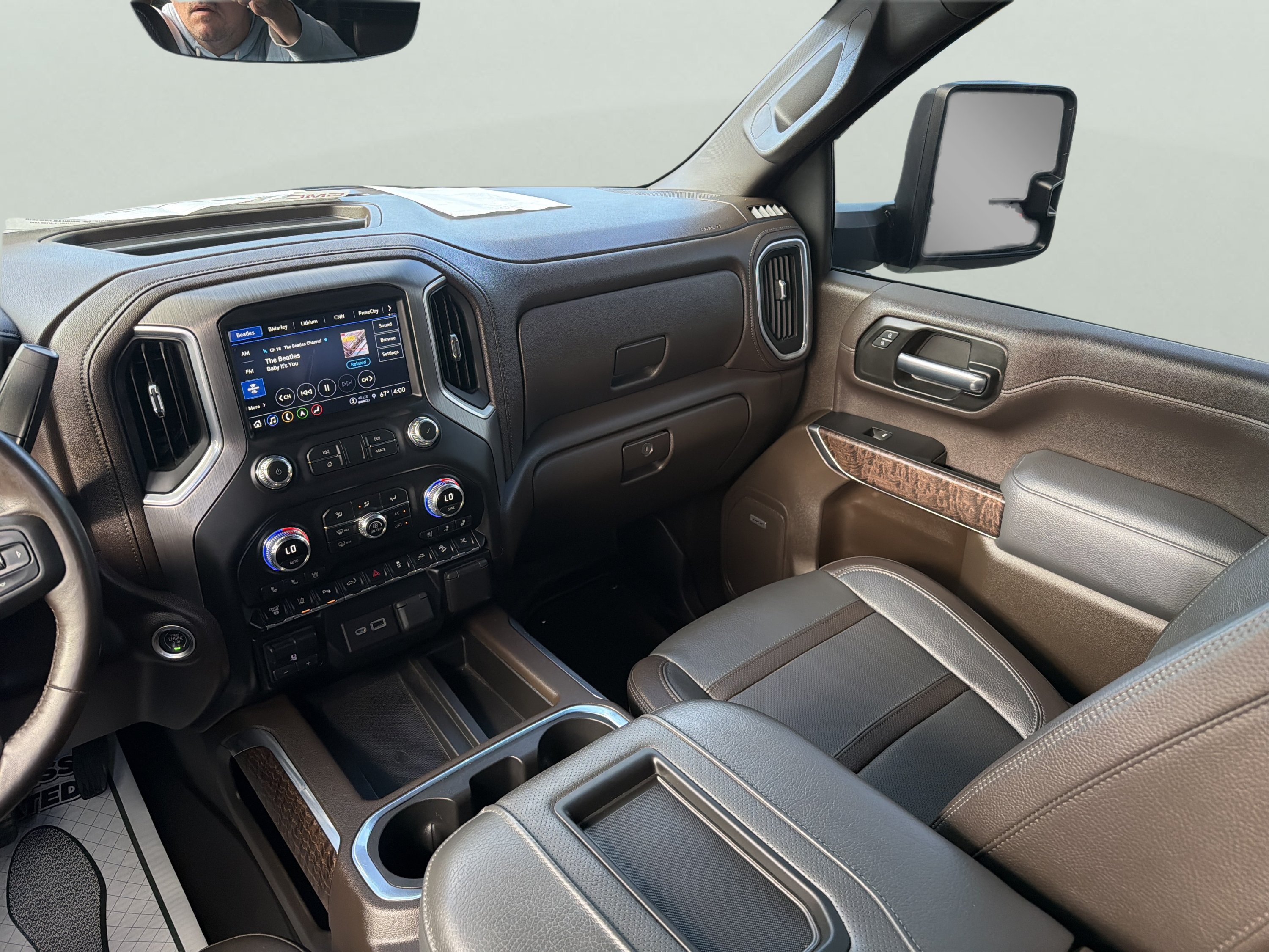 Used 2022 GMC Sierra 3500 Denali w/ Denali Black Diamond Edition AWD/4WD image 18