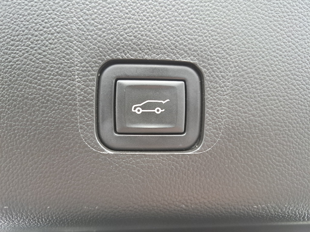 Used 2023 Chevrolet Traverse LT AWD/4WD image 15