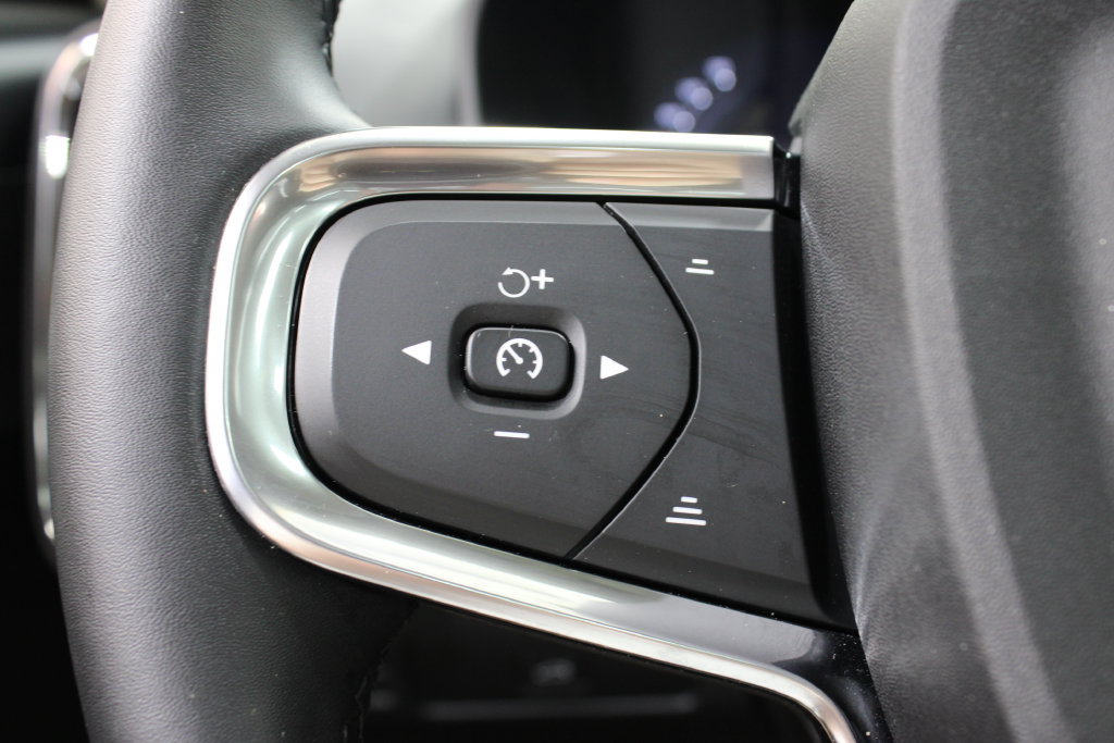 Used 2026 Volvo XC40 B5 Plus AWD/4WD image 27