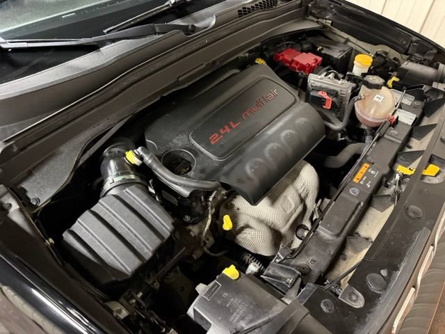 Used 2019 Jeep Renegade Latitude FWD image 41