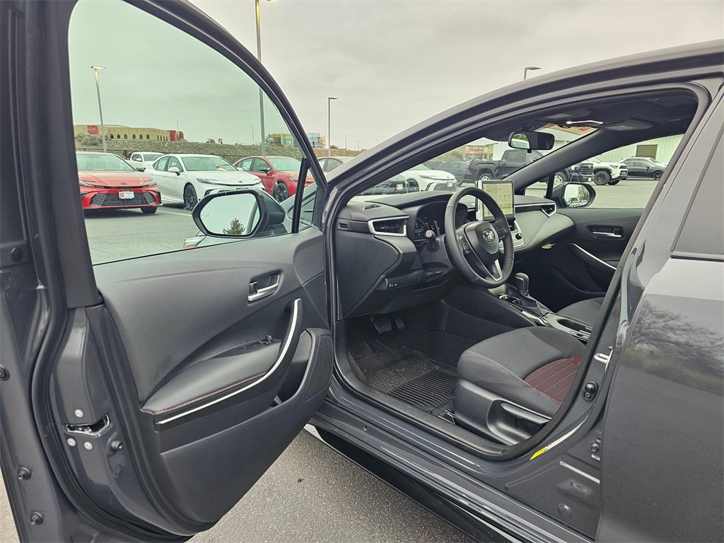 Used 2025 Toyota Corolla SE image 24