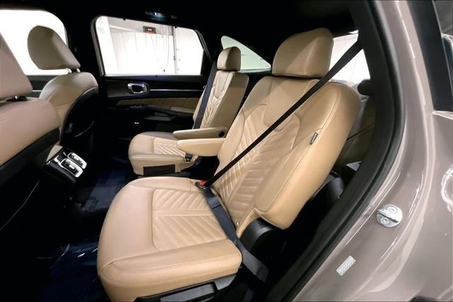 Used 2025 Kia Sorento SX Prestige w/ Olive Brown Leather Package AWD/4WD image 23