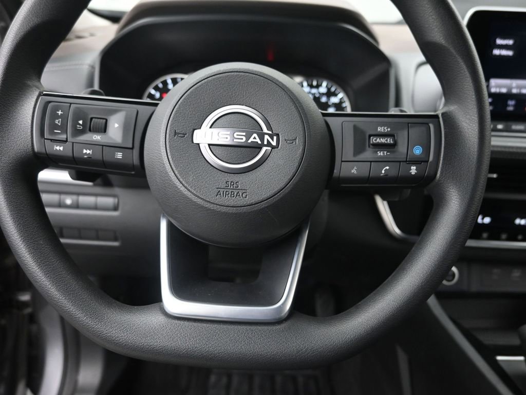 Used 2023 Nissan Rogue SV image 14