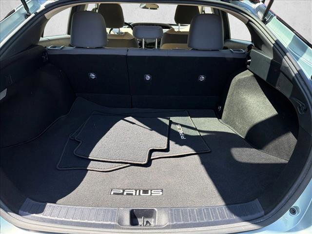 Used 2016 Toyota Prius Three w/ Advanced Technology Package FWD image 23