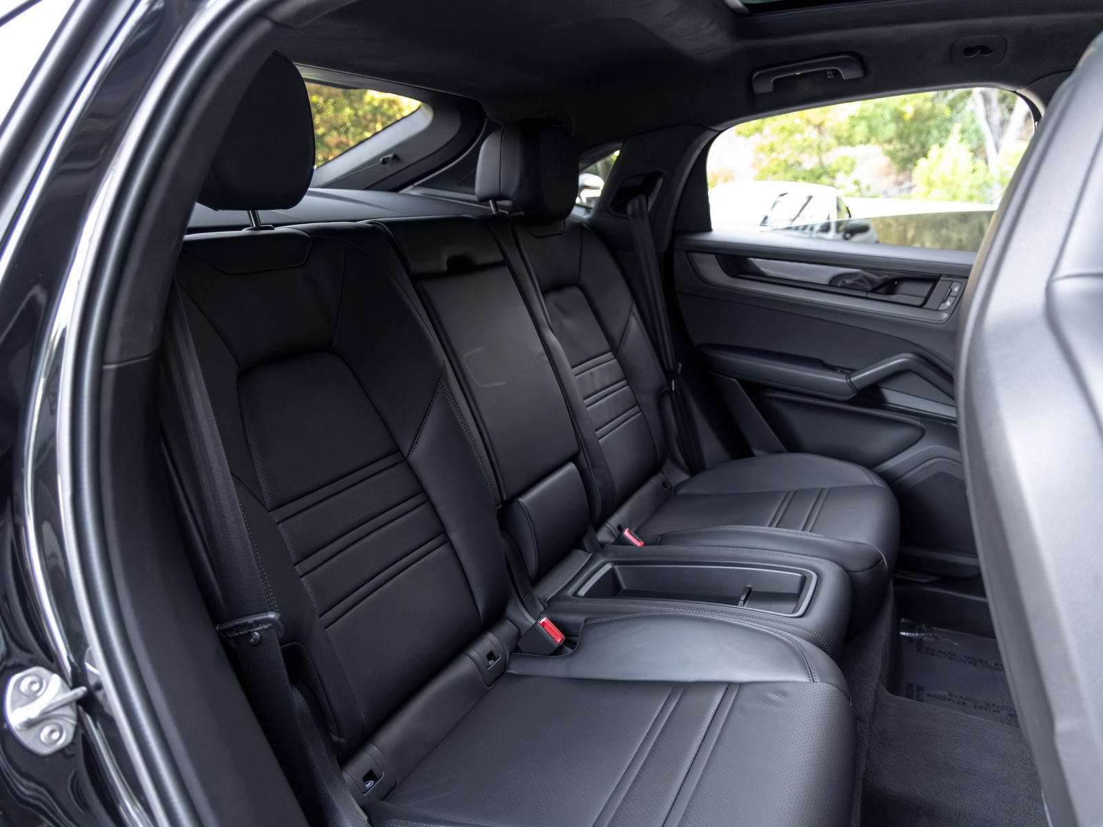Certified 2025 Porsche Cayenne GTS AWD/4WD image 52
