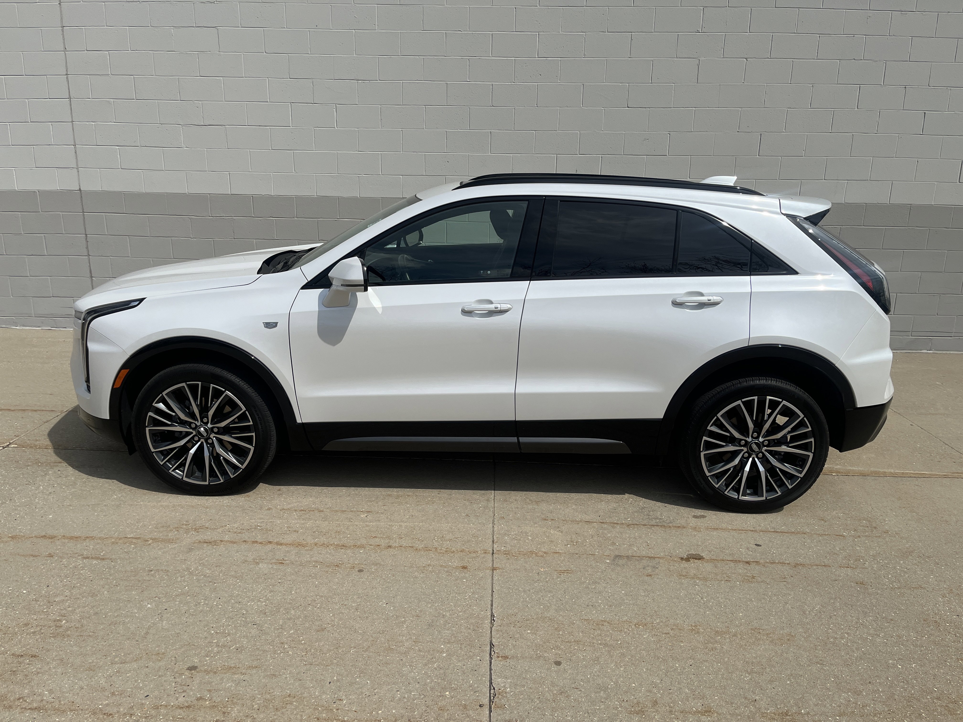 Used 2024 Cadillac XT4 Sport w/ Cold Weather Package AWD/4WD image 3