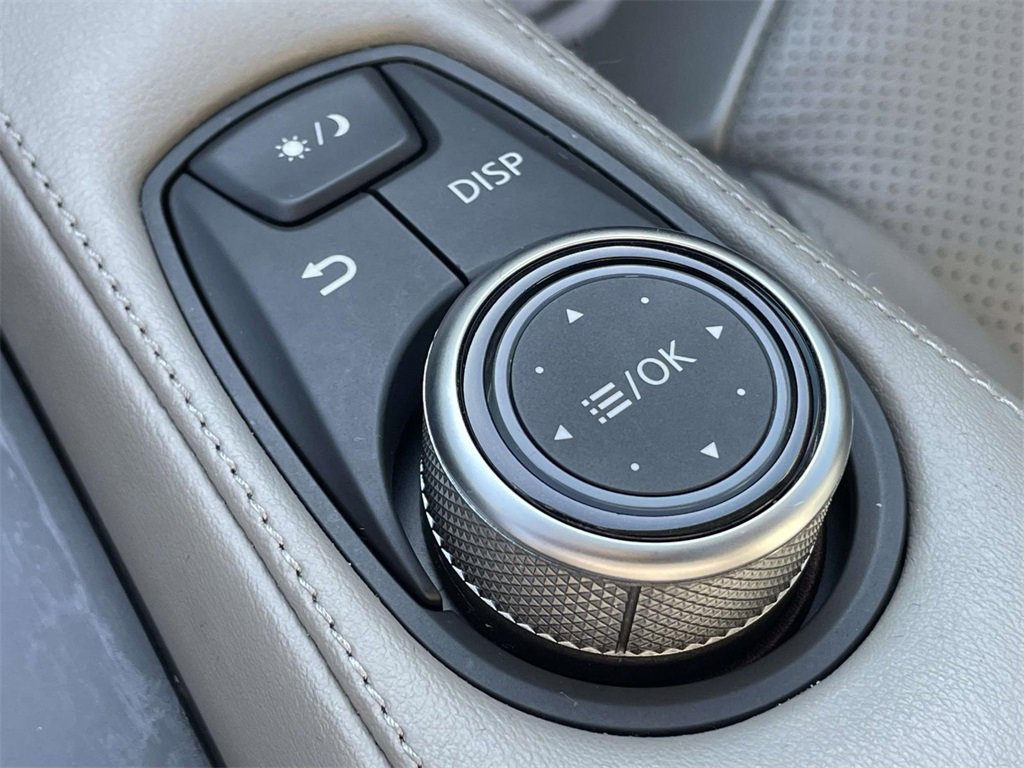 Used 2023 INFINITI QX50 Luxe image 30