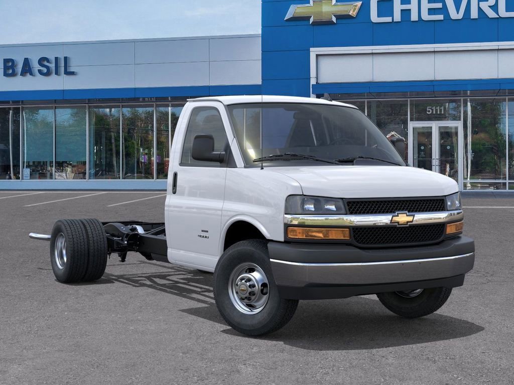 New 2025 Chevrolet Express 3500 w/ Power Convenience Package RWD image 7