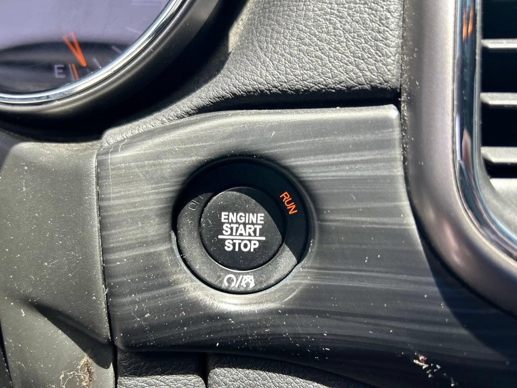 Used 2021 Jeep Grand Cherokee Laredo RWD image 41