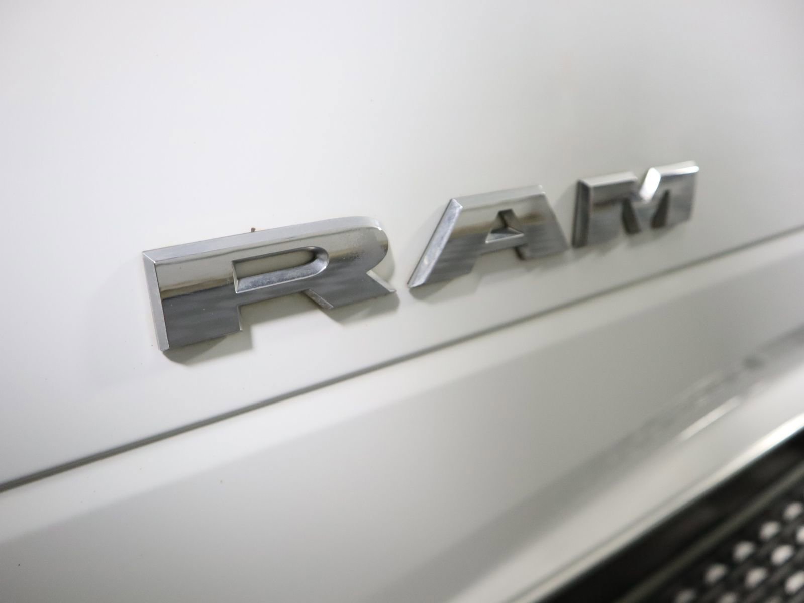 Used 2024 RAM 2500 Laramie w/ Cold Weather Group image 19