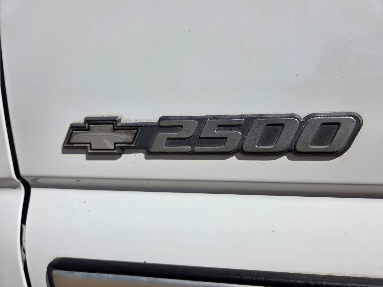 Used 1999 Chevrolet Silverado 2500 LS w/ Firm Ride Suspension Pkg RWD image 24