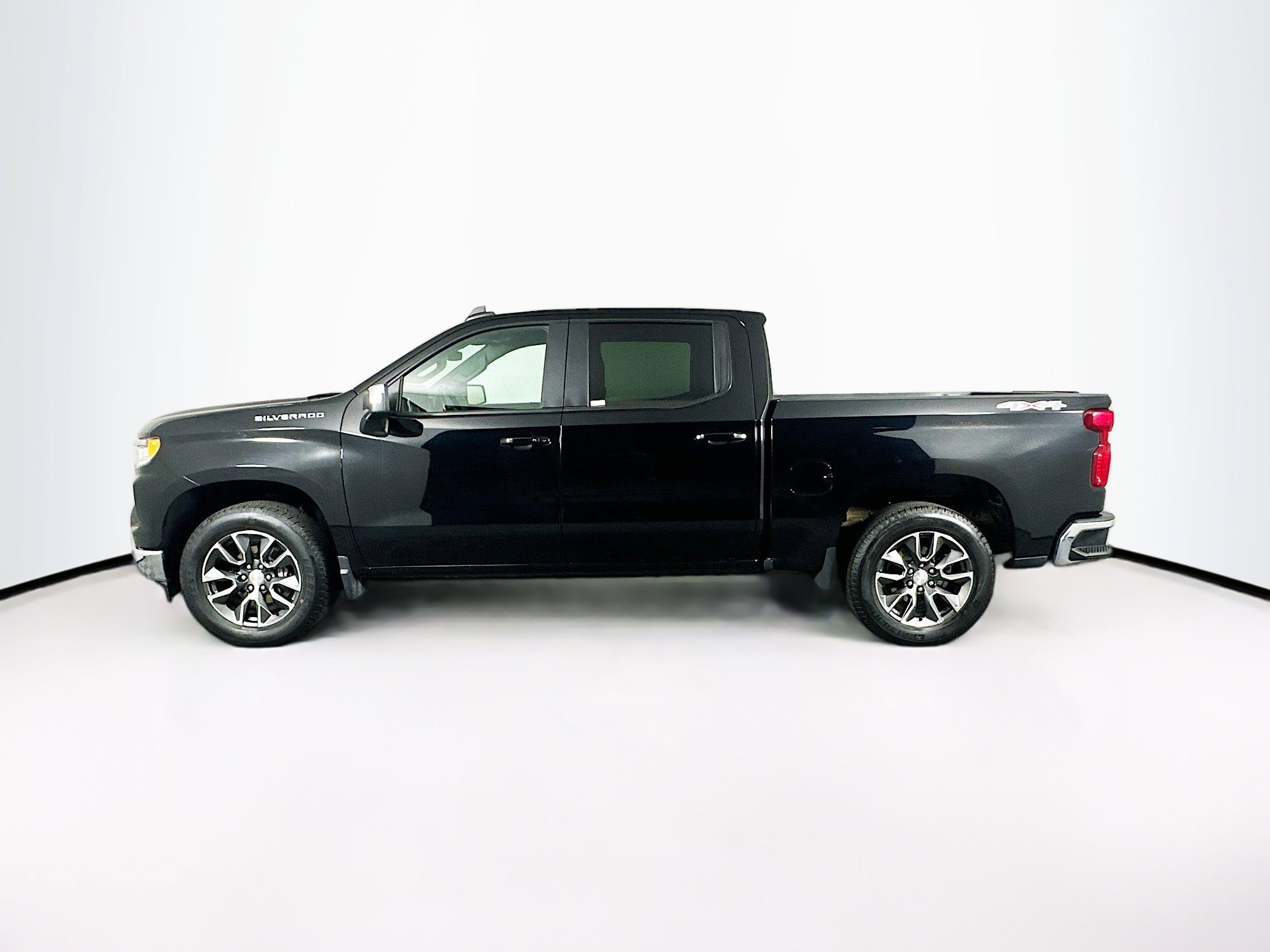 Used 2022 Chevrolet Silverado 1500 LT image 4