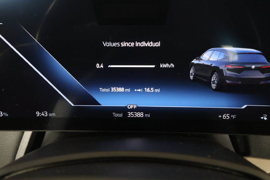 Used 2024 BMW iX xDrive50 w/ Sport Package AWD/4WD image 16