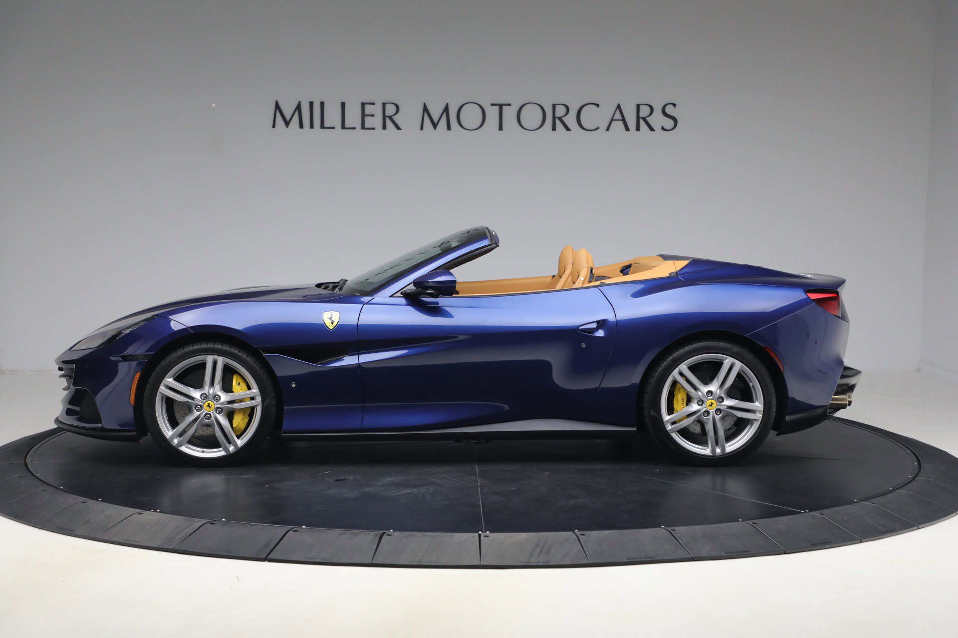 Certified 2022 Ferrari Portofino M image 3